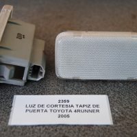LUZ DE CORTESIA TAPIZ DE PUERTA TOYOTA 4RUNNER 2005